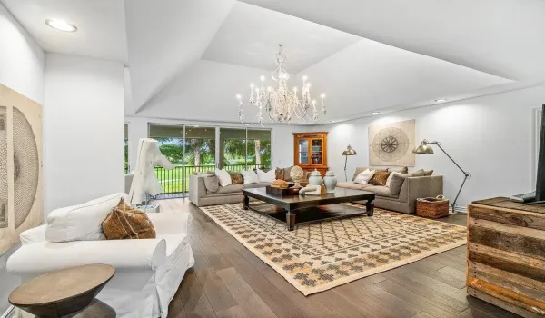 007-11823PebblewoodDrive