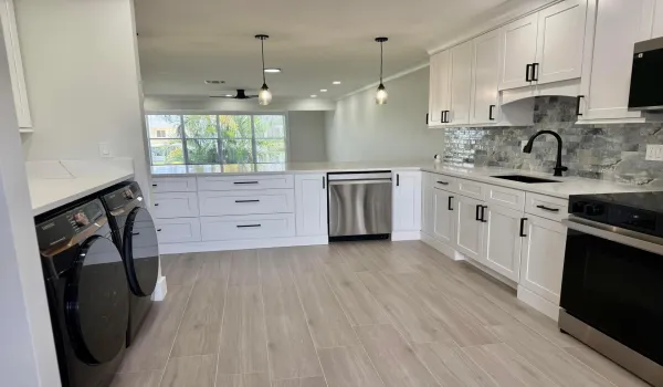 CUSTOM OPEN KITCHEN