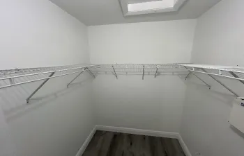 Bed1Closet