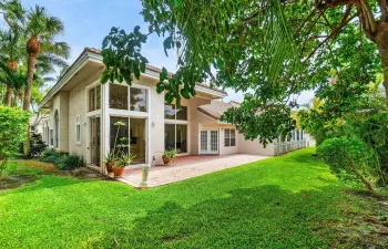 Oversized lush backyard