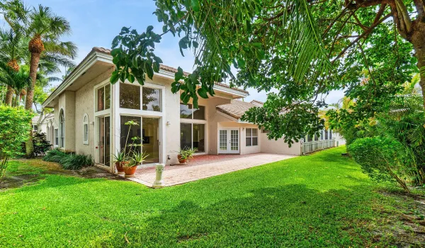 Oversized lush backyard
