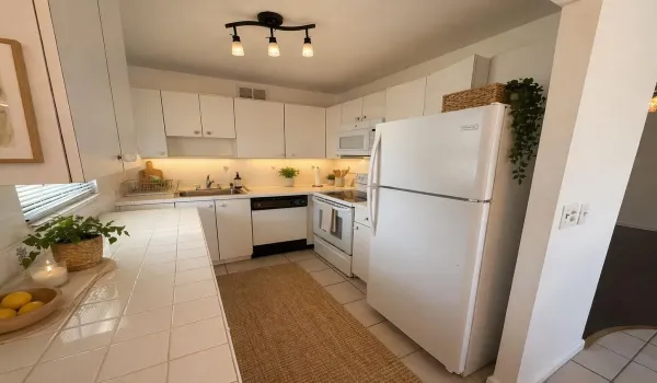 Stage Dining/kitchen