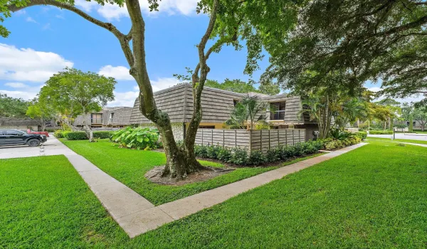 018-108FirstTerr-PalmBeachGardens-SMALL