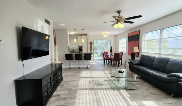 115 SW 1ST AVE 10