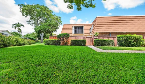 1-web-or-mls-2874-waterford-dr-s