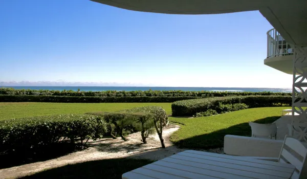 Open Lanai with Lawn