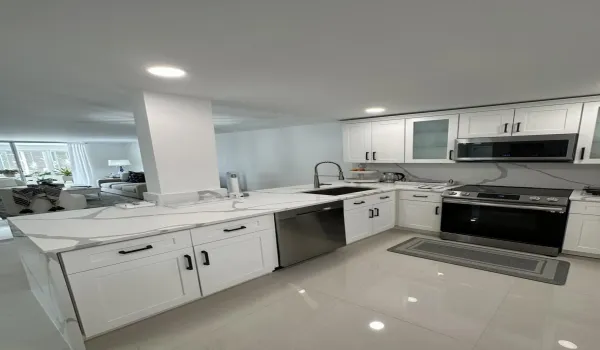 OPEN KITCHEN