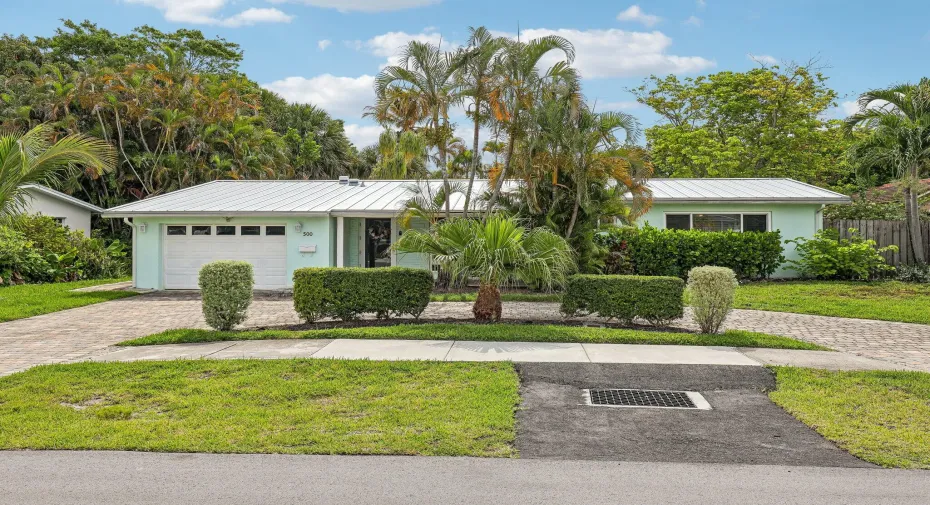 1-web-or-mls-SE 8th Ave-S1006-001