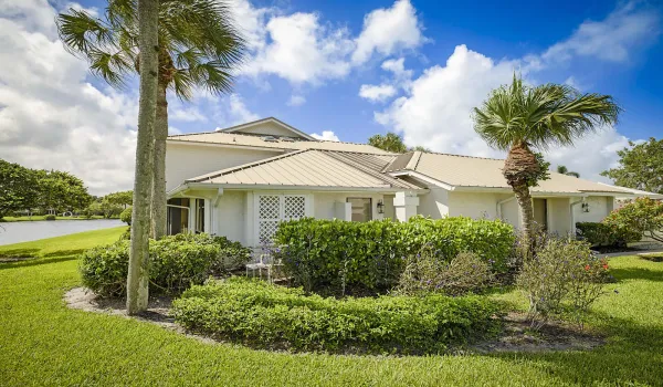 01_5611_SE_Foxcross_Place__mls