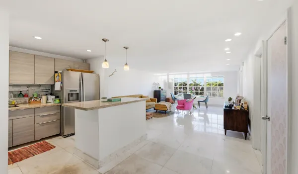 Kitchen\Living area