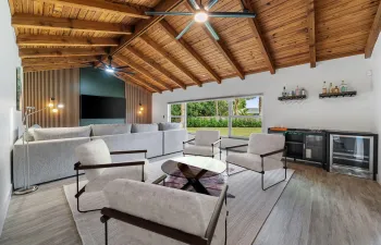 14-web-or-mls-Living Room