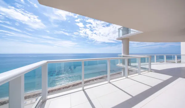 Amazing Balcony with stellar views