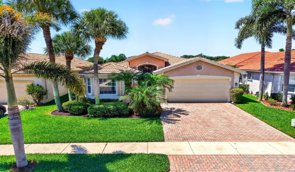 This Home Steals the Show!