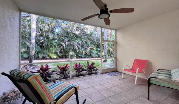 Screen patio