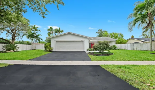 1-web-or-mls-561-sw-168th-terrace