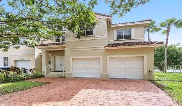 3923 SW 169th Ter