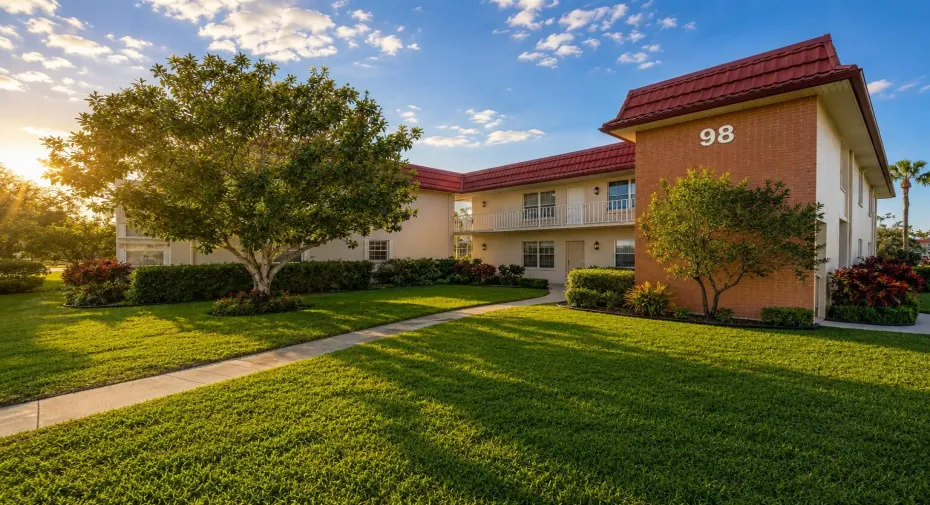 98 SPRING LAKE DRIVE 103 SUNSET