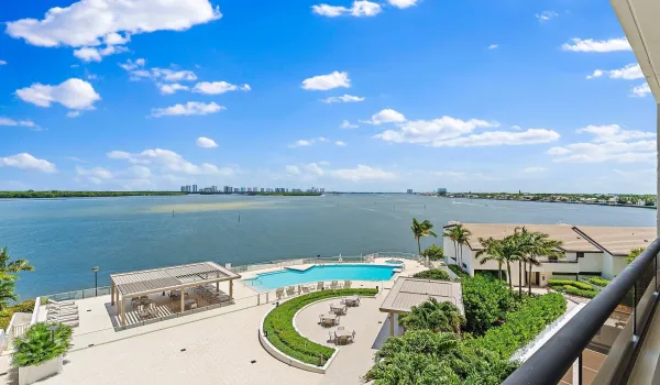 100 Lakeshore #457