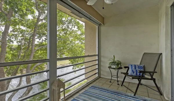 9370 Sunrise Lakes Blvd - - 304147