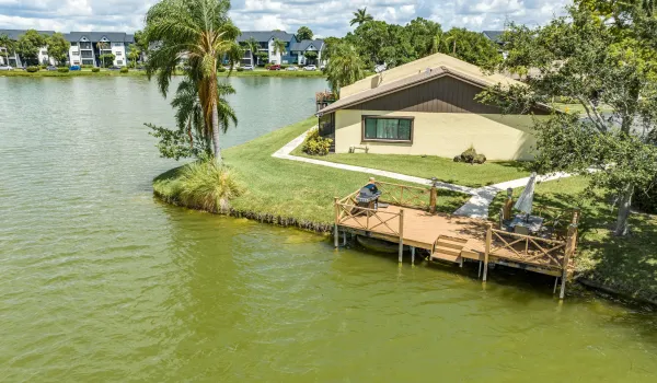 Lake Villa Exterior