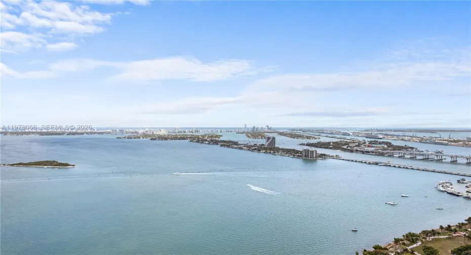 Unobstructed Biscayne Bay vistas from penthouse level