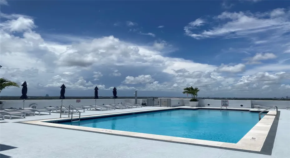 Roof deck pool