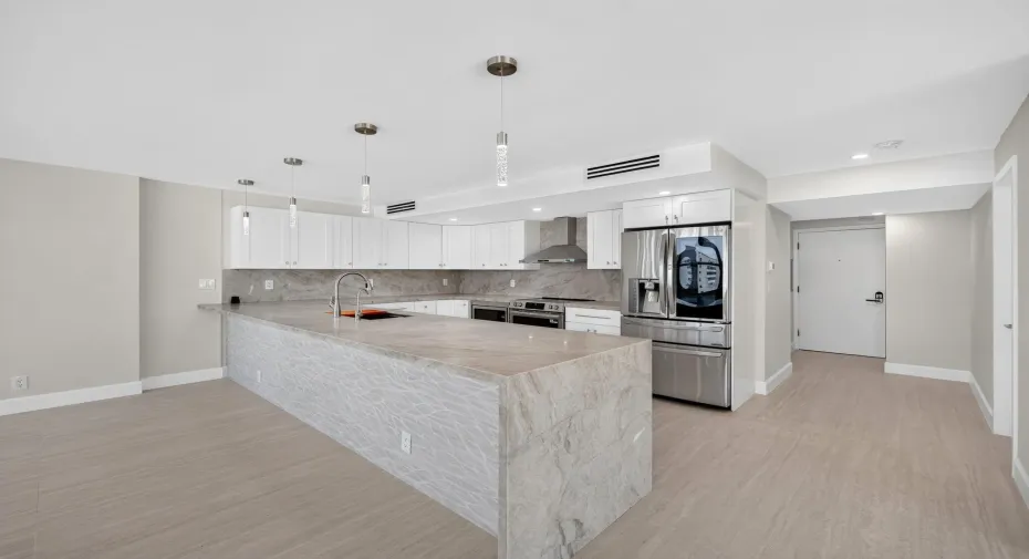 Brand new renovation throughout!