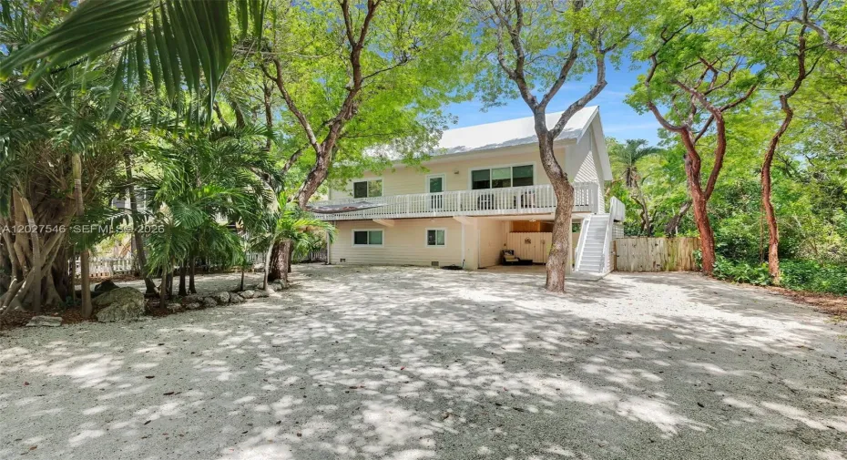Really pretty 3 bed/3 bath home with impact windows/doors and a metal roof
