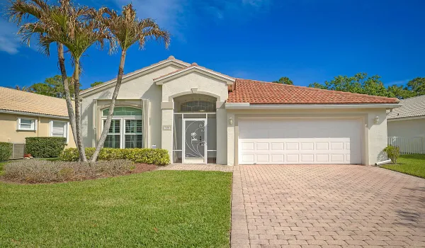 7004 SE Twin Oaks Circle-1