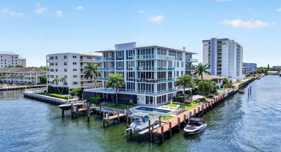 270-degree wrap around views