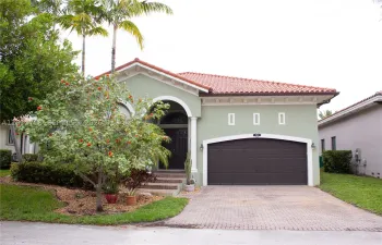Front Yard Landscaping maintained by HOA