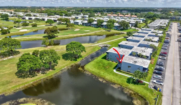PANORAMIC LAKE AND GOLF VIEWS