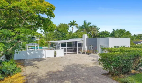 Large Parking Area Infront of Home