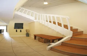 2 entrance 8