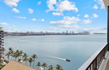 Incredible, direct water views!