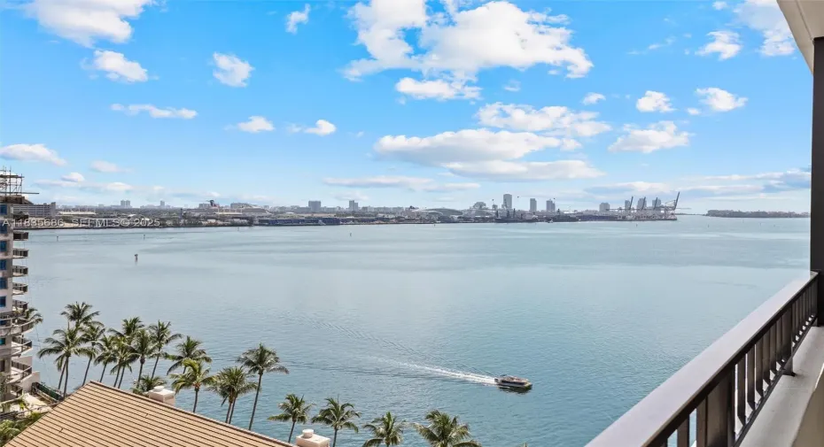 Incredible, direct water views!