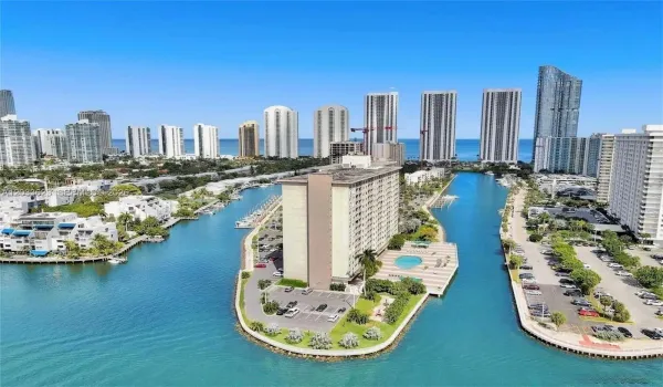 Listed Stunning unit for Sale in Sunny Isles by Andrea Guzmann