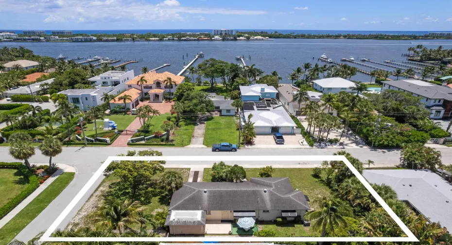 1725 N Lakeside