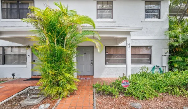 03-621 NW 105th Way_003