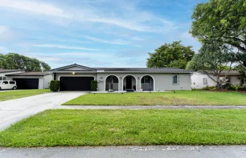 4080LakeDr_12