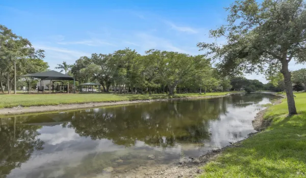 4306 Acacia Cir-12