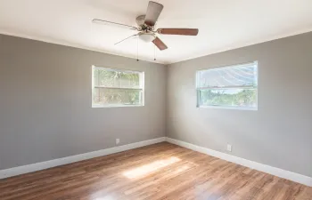 © Clark-715 N Swinton Ave. 2b-005
