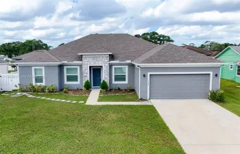 port-st-lucie-modern-home-no-hoa-front-exterior - by-jusesky-cuesta.jpg