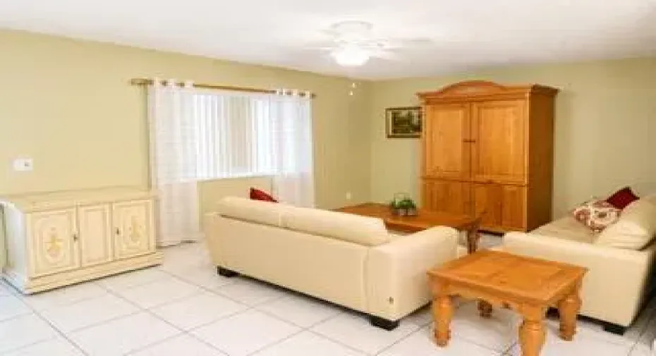 Open concept floor plan makes entertaining a breeze.