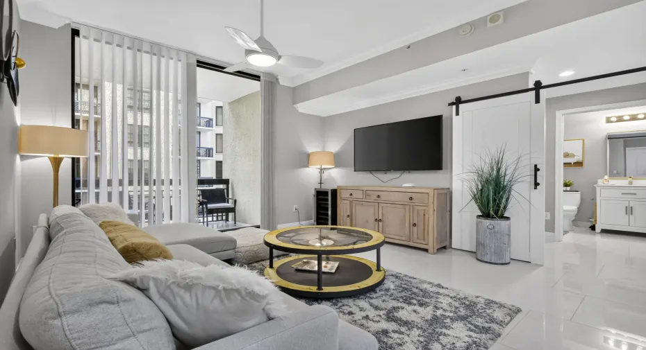FANTASTIC 2 BEDROOMS & 2 BATHROOOMS GARDEN COURTYARD RESIDENCE