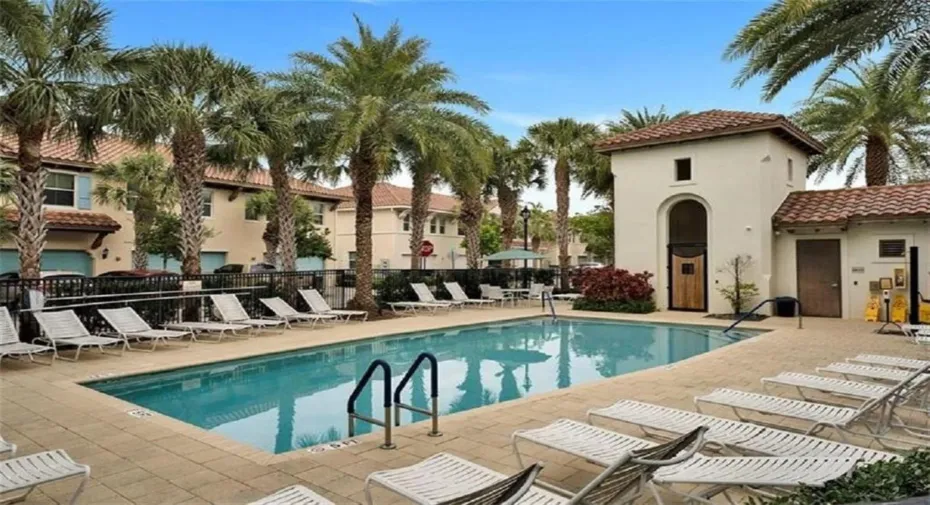 cascada pool area