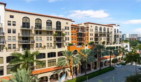 Miami location ! Wonderful Coral Gables. The neighborhood village feel offers wonderful restaurants, shops and parks. Five miles to the Miami Int’l Airport. Brickell City Centre is 5.2 miles, central Coconut Grove is 2.5 miles from your home.