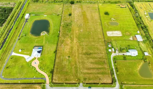 10 Acres Fenced