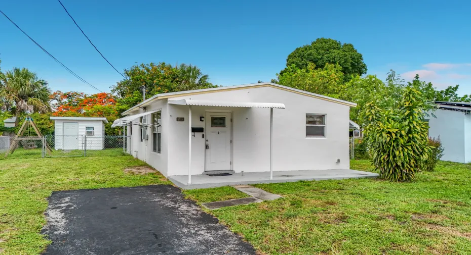 2573 NW 58th Avenue-12