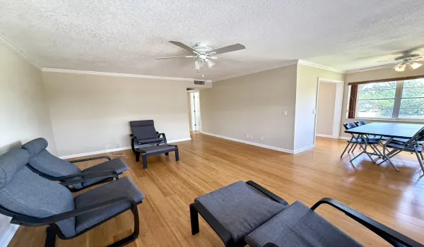 Living Room/Dining Area